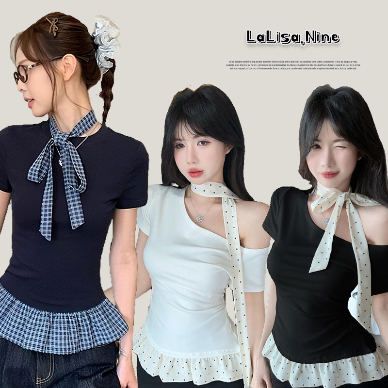 Lalisa เสื้อปาดไหล่เปิดไหล่ข้างเดียว เสื้อยืดแขนสั้น ผ้าแต่งระบาย แถมโช้คเกอร์และผ้าพันคอลายจุด
