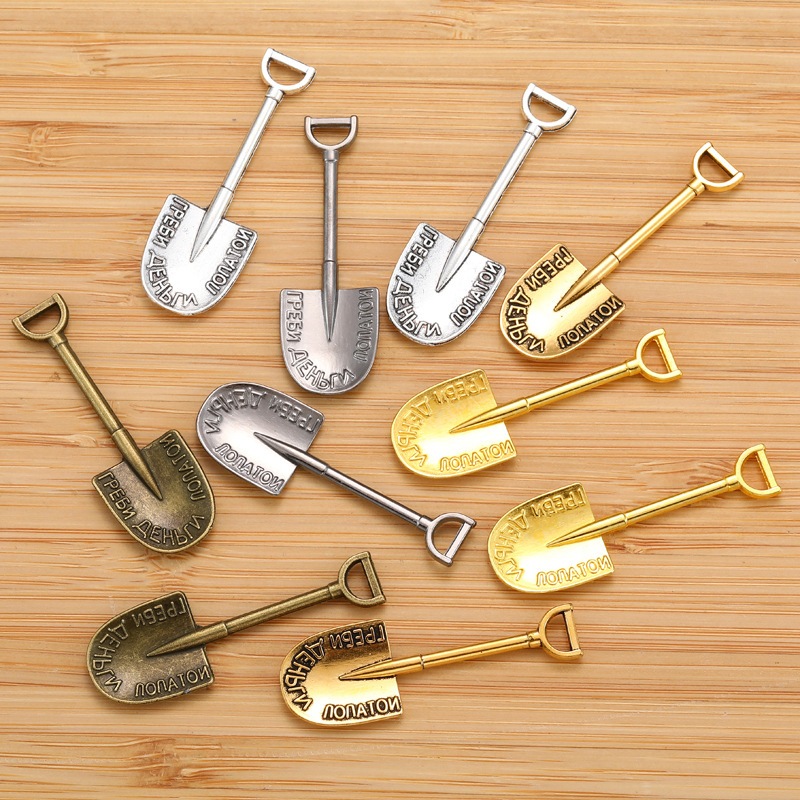 m28 จี้พลั่วโลหะผสมปลายโค้งมนงานdiy แพ็คละ 10 ชิ้น