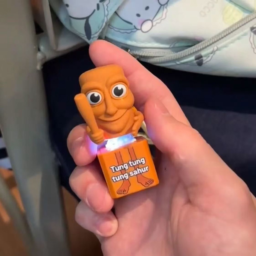 พวงกุญแจมีเสียงมีไฟ “Tung Tung Sahur” |ของเล่น ตลก น่ารัก ของขวัญสายฮา