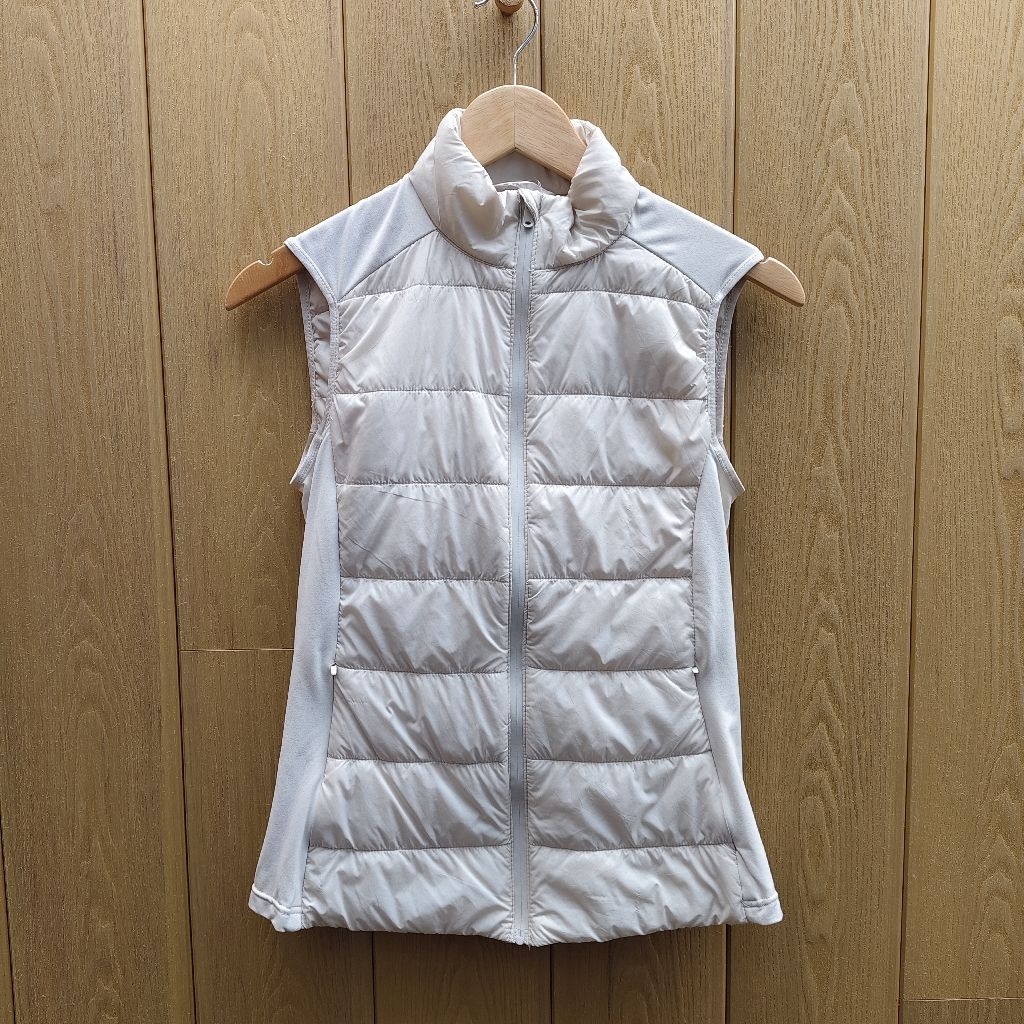 (มือสอง) เสื้อกั๊กผู้หญิง OYSHO size : s  สภาพ 90%