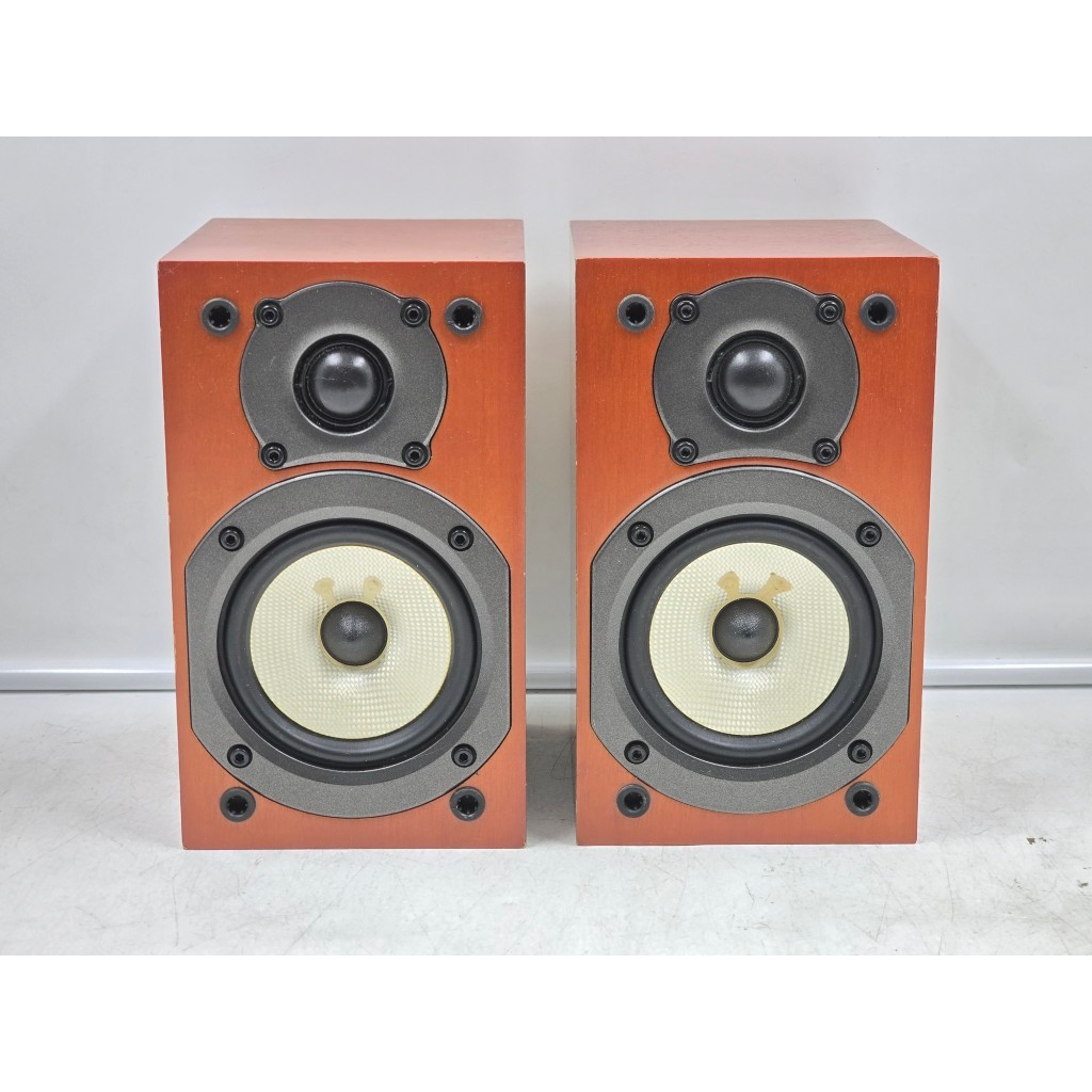 BE48 ลำโพงญี่ปุ่นมือสอง 1 คู่ (296-804) ONKYO D-207M 60W 6 โอห์ม Woofer 3.5 นิ้ว Size ตู้ 12.5x14x21