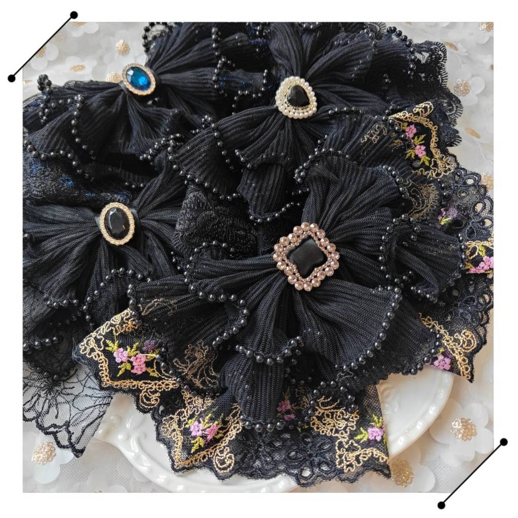 A Dream (15สี BLACK) กิ๊บสปริงโบว์ลูกไม้ระบายมุก2ชั้นโทนสีดำ แต่งจี้หน้าสวยหวาน กิ๊บไซร์L 10ซม. (พร้อมส่ง🚛)