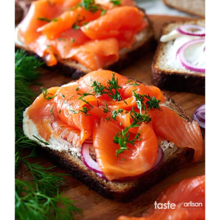 แซลมอนรมควันชิ้นเล็ก ขนาด 500ก. Smoked Salmon Trim 500g Pack