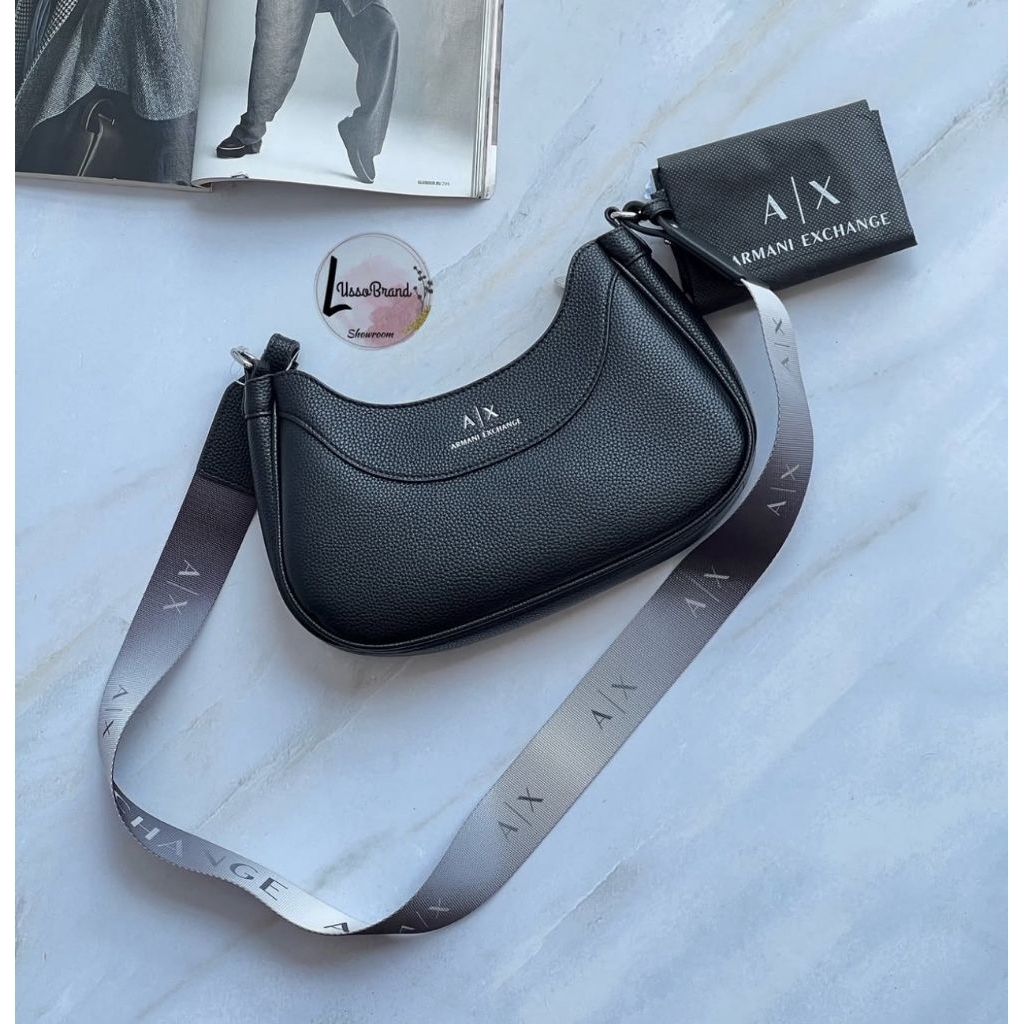 A.rm. ani Exc. hange CROSSBODY BAG WITH LOGOสวยหรู มาพร้อมแพ็คเกจถุงผ้า !!Dimensions: 21.5 x 15 x 6.