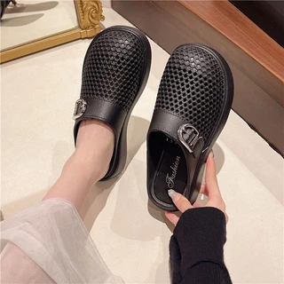 Kicks พื้นหนาเพิ่มส่วนสูงแบบปังมาก รองเท้าแตะครึ่งหน้าดีไซน์หัวปิดสไตล์มินิมอล สวมใส่ง่ายให้ประสบการณ์สบายระดับใหม่