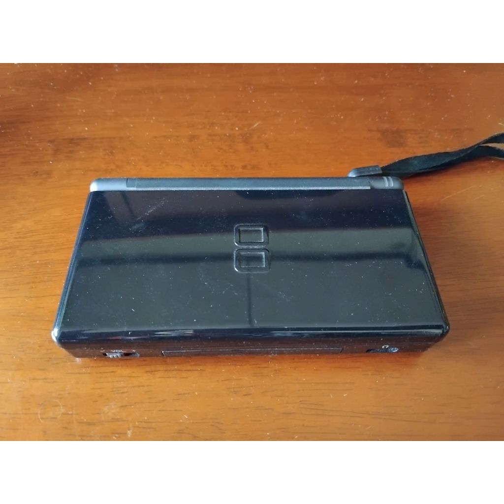 เครื่องเล่น Nintendo DS lite มือสอง