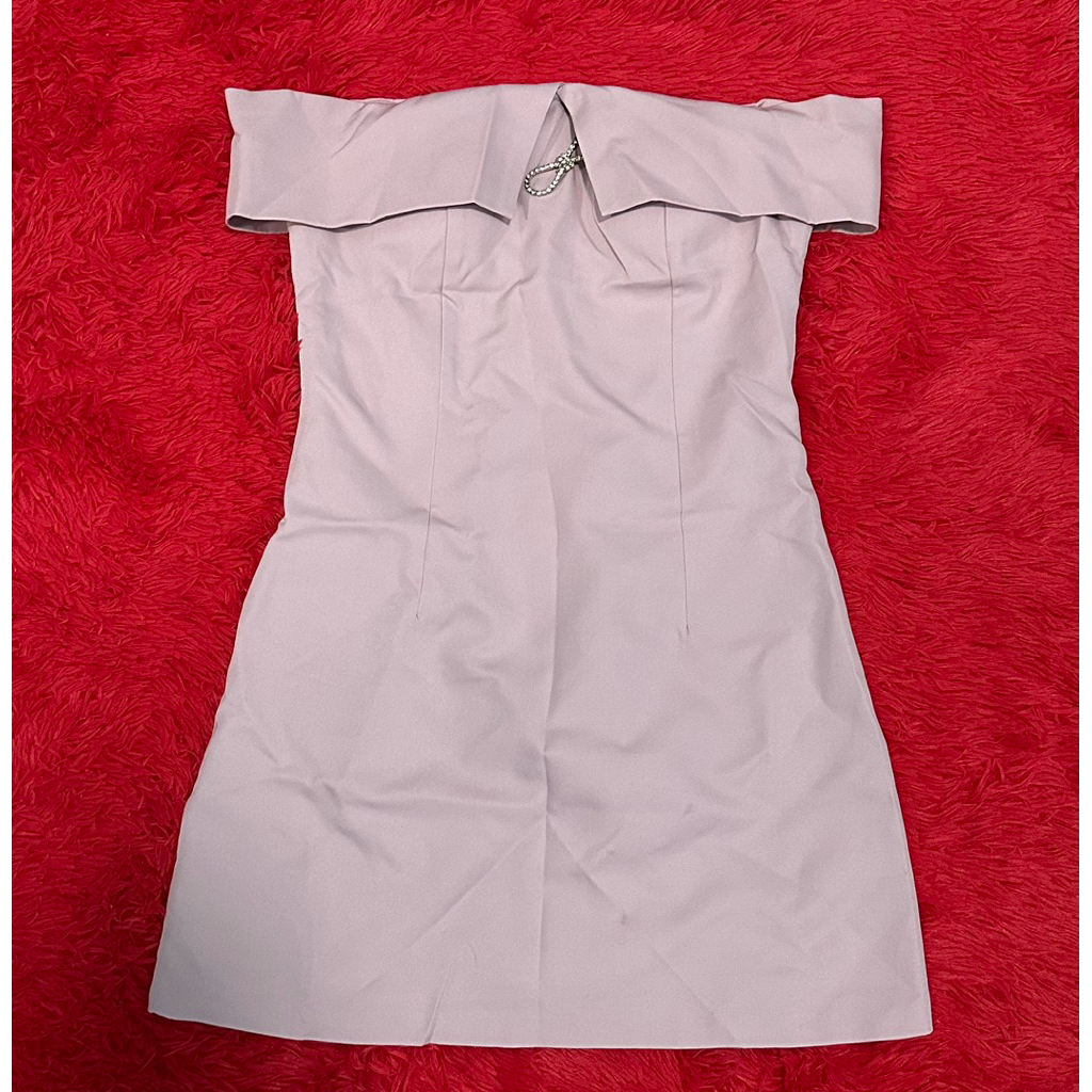 ชุดเดรสปาดไหล่ไซส์Mมือสองใหม่กริบป้ายSwanashop(สวาน่าช็อป)