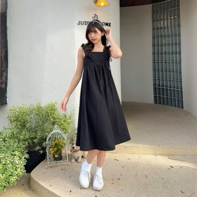 (ส่งต่อ) เดรสคอเหลี่ยมแต่งจีบ เดรสดำ เดรส ร้าน Korra