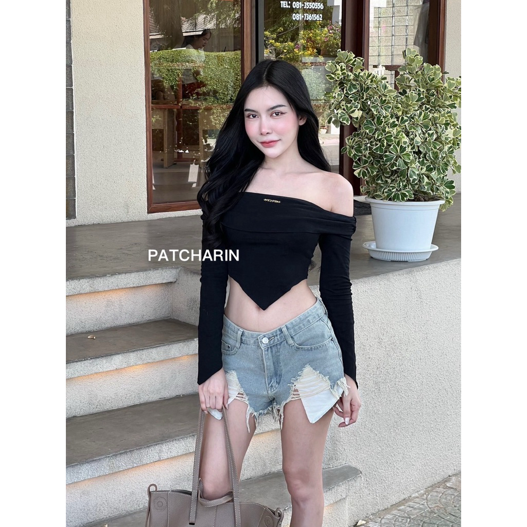 MNV STUDIO เสื้อปาดไหล่แขนยาว ผ้ายูนิโคล่ แต่งอาไหล่PATCHARIN