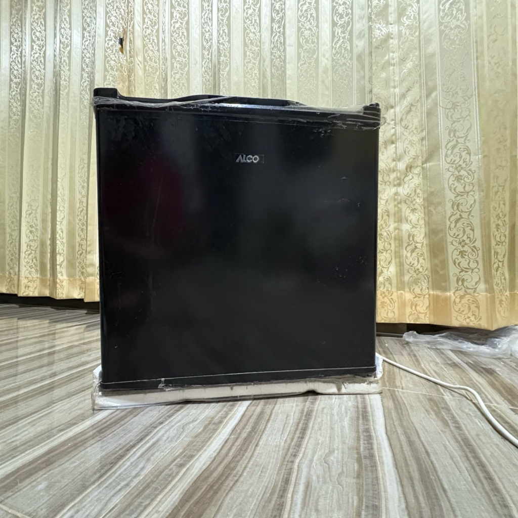 มือสอง >> ALCO ตู้เย็นมินิบาร์ รุ่น AN-FR468 สีดำ ขนาด 1.7 คิว ความจุ 46.8 ล. (ประกันเหลือ 5 เดือน)