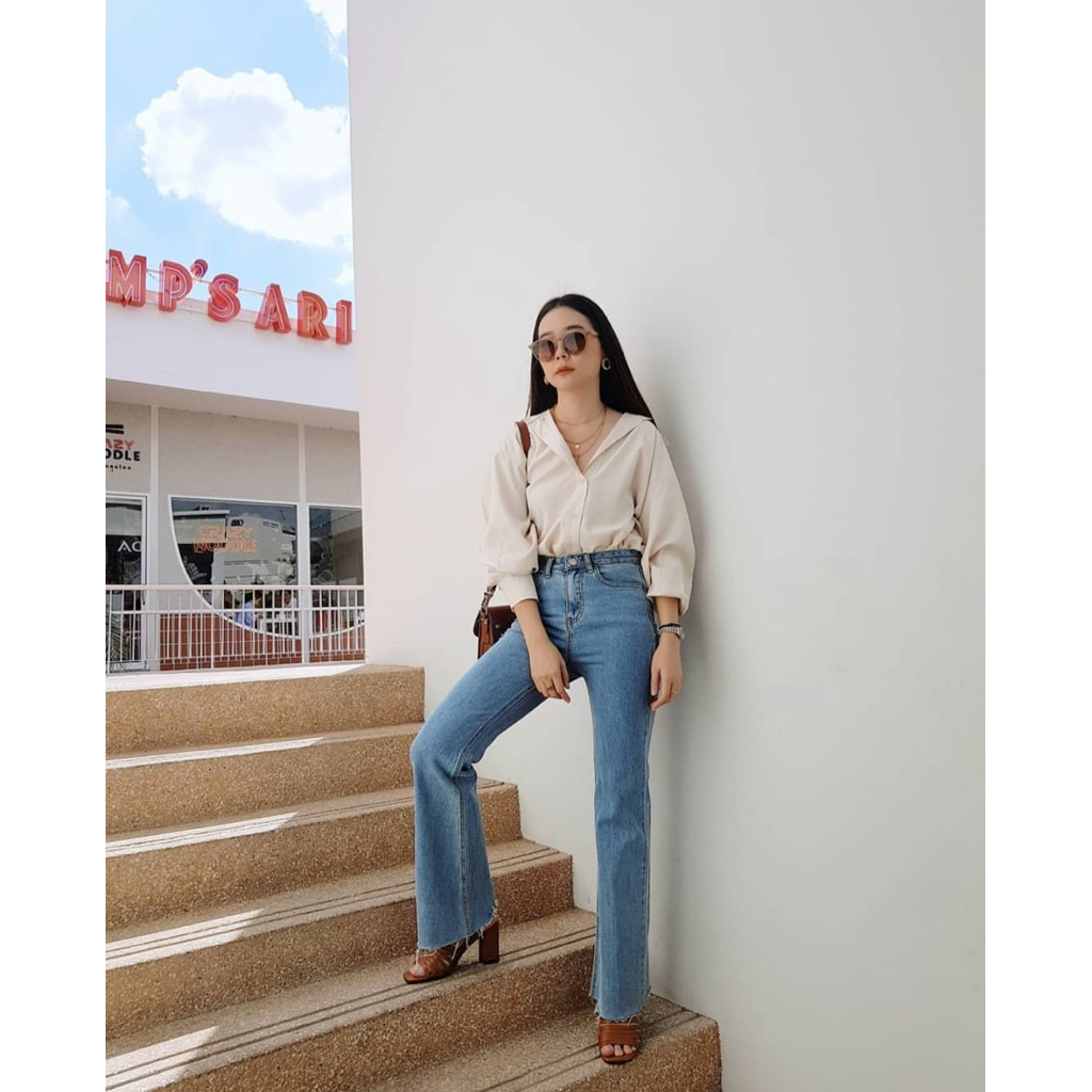 เสื้อเชิ้ต แบรนด์ Menar studio รุ่น Nadia สีครีมงาช้าง