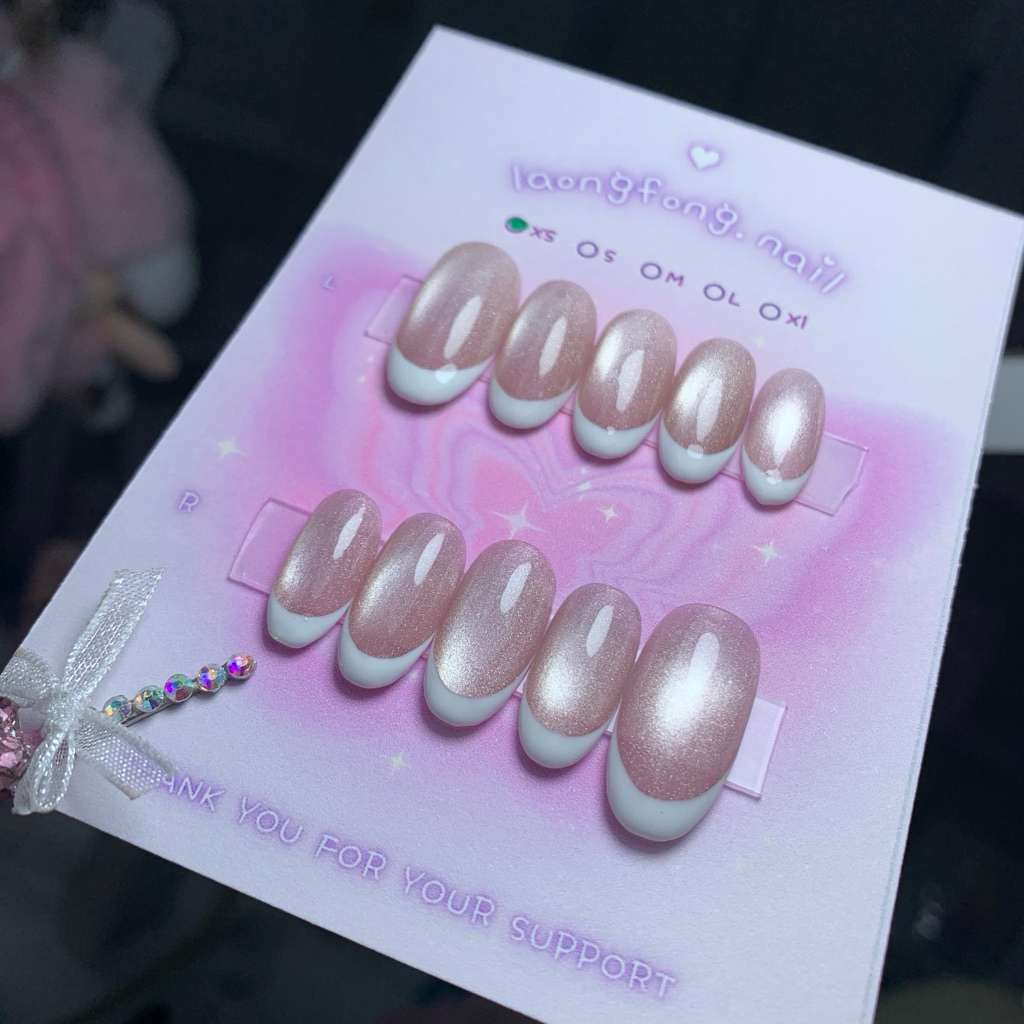 𝓵𝓪𝓸𝓷𝓰𝓯𝓸𝓷𝓰.𝓷𝓪𝓲𝓵 เล็บปลอมสำเร็จรูป 𐐪◡̎  สีลูกแก้ว𝐦𝐨𝟎𝟐 เฟร้นปลายขาว (แบบทรงอัลม่อนกลาง) 𐐪🍑🥯เปลี่ยนสี เปลี่ยนทรงเล็บได้