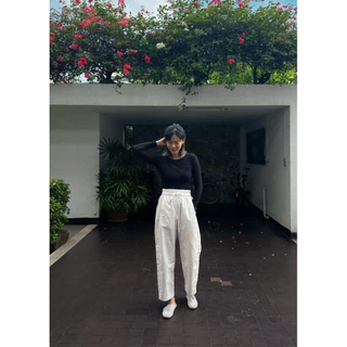 Pastelsmotel - Paper barrel pants. กางเกงเอวยืด ทรงbarrel ขาโค้ง ผ้าคอตตอนผสมไนลอน