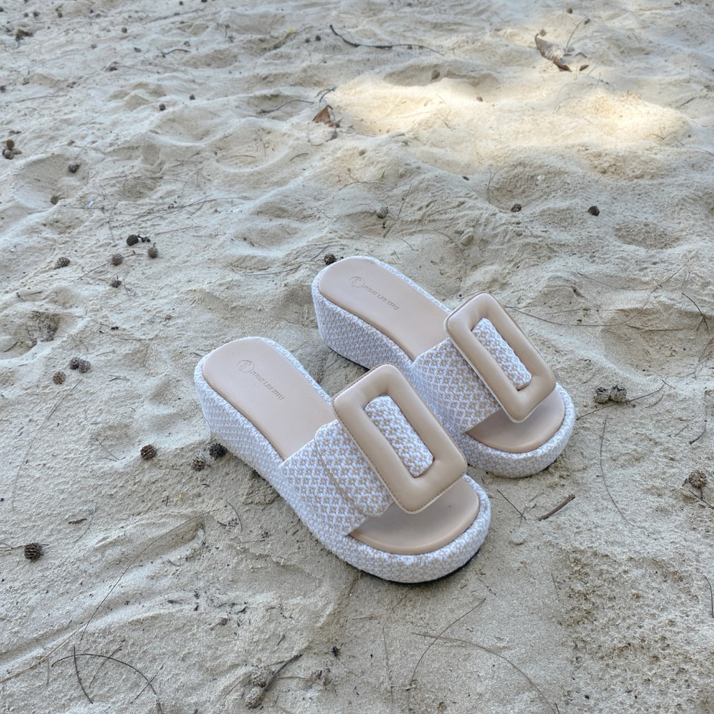 รองเท้าส้นตึกหัวเข็มขัด รุ่นCotton(ผ้าทอลายสาน) Size34-42 JUDII LES SHU