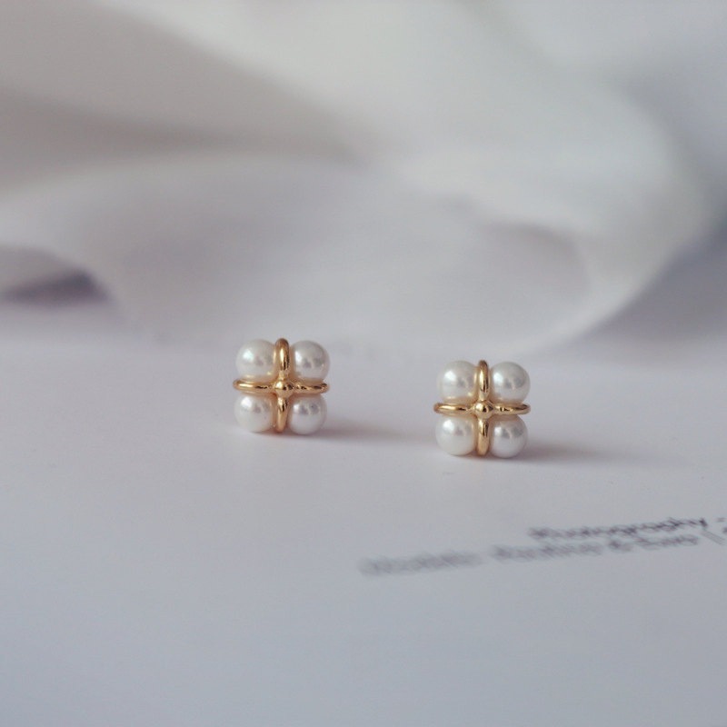 JUJI ต่างหูเสียบ สีทอง มุก เงินแท้ 1คู่ (รหัสS41)