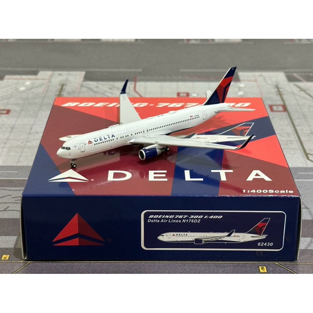 โมเดลเครื่องบิน Delta Airlines Boeing 767-300ER N176DZ Scale 1:400 By Panda Models
