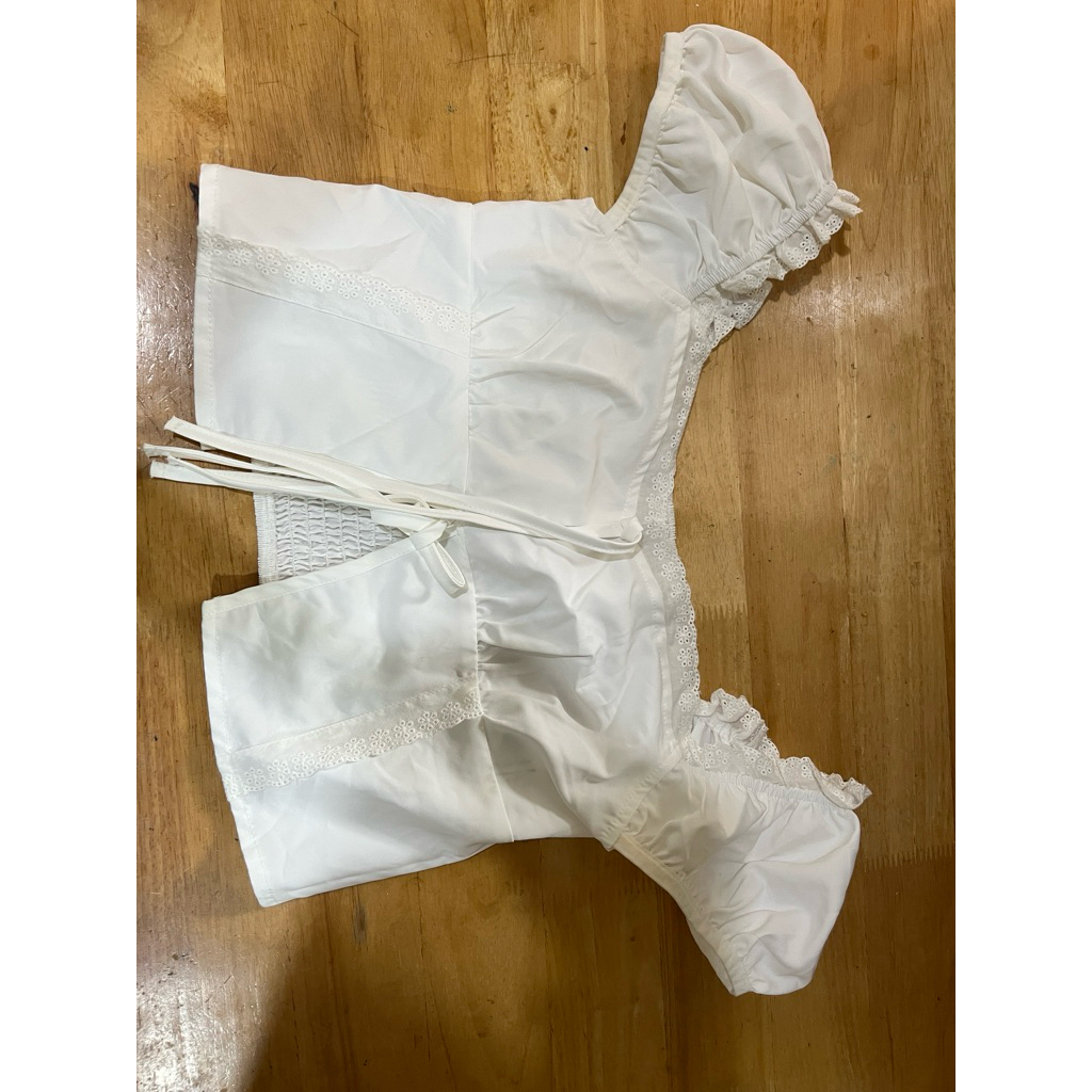 UIUI | saori top เสื้อแขนตุ๊กตา ปาดไหล่ (มือสอง)