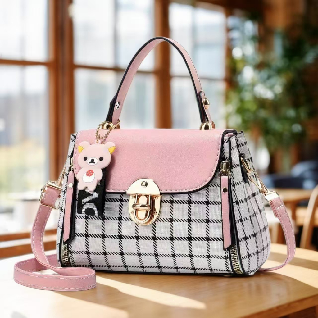 กระเป๋าสะพายเฉียงสไตล์เกาหลี ใหม่ล่าสุด! เรียบง่ายแต่ทันสมัย ถือมือหรือสะพายเฉียงได้ สีสันโดนใจ ส่งฟรีทั่วประเทศ!