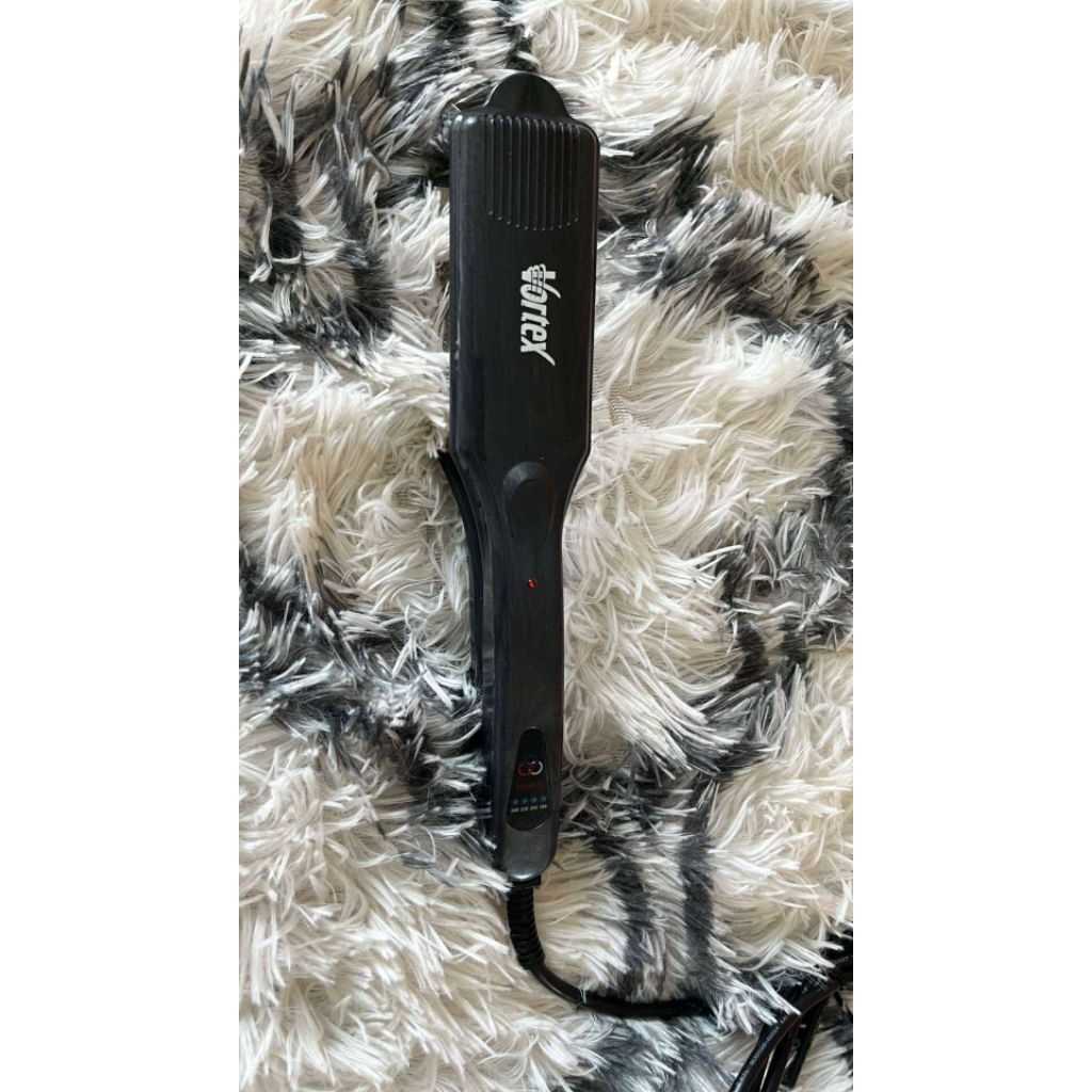 เครื่องหนีบผม Vortex รุ่น VT921B มือ2 ใช้งานได้ปกติ