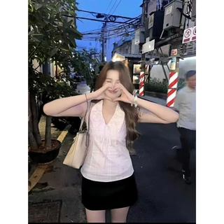Jenny พร้อมส่ง💗เสื้อสายเดี่ยวคล้องคอผ้าลายลินินคอวี ผูกโบว์หลัง เสื้อคอรอปทรงเข้ารูปใส่แล้วหุ่นสวย ลําลองสําหรับผู้หญิง
