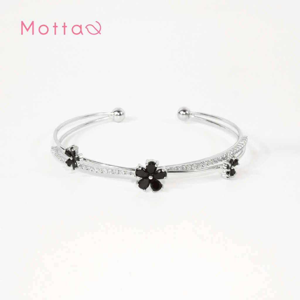 Motta Bangle กำไลข้อมือชุบทองคำขาว ดอกไม้ 3 ดอกเพชรสีดำสุดเก๋