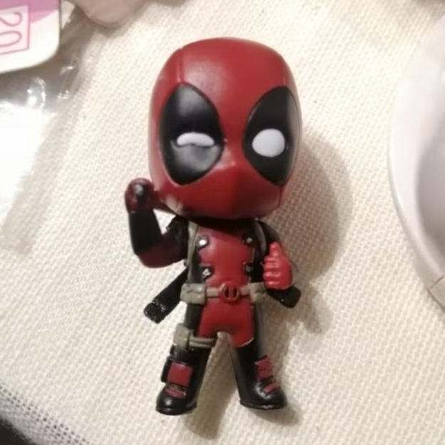 Deadpool figure Marvel