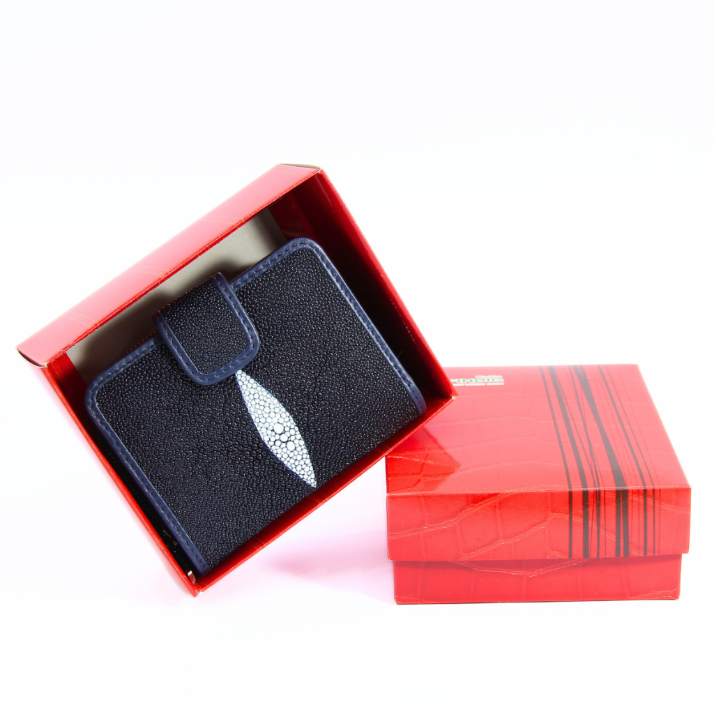 Udomagg&Findig อุดมเอก ฟินดิจ กระเป๋าสตางค์หนังแท้ปลากระเบน รหัส AG246