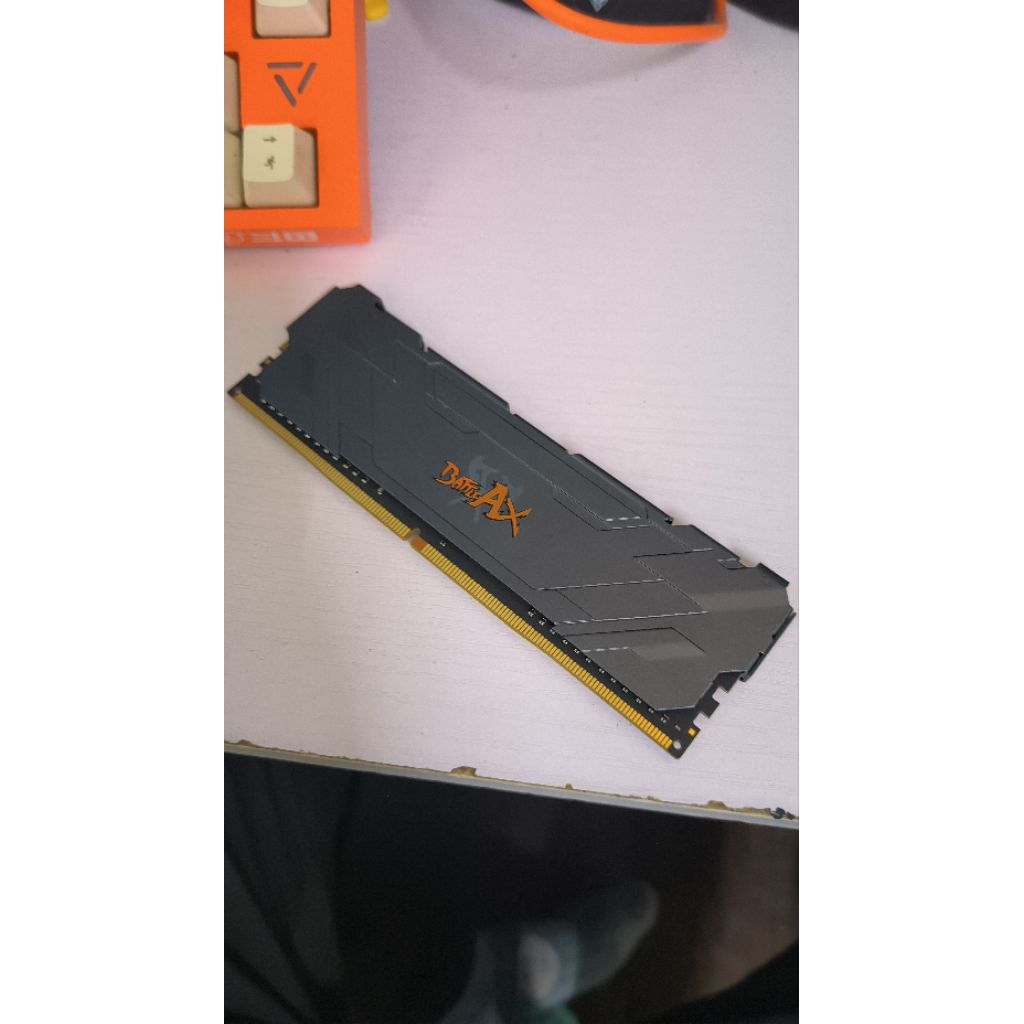 RAM BUS3200มือสองDDR4COLORFULBattle-AX