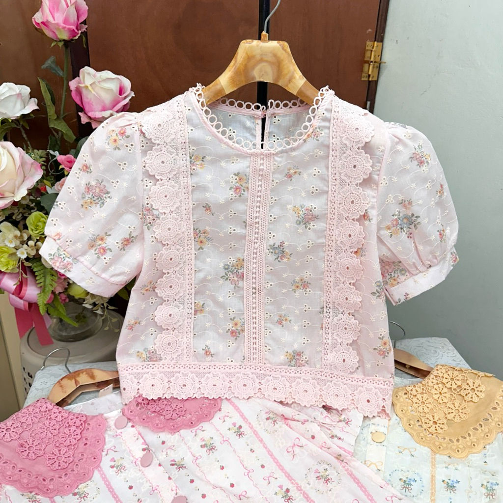 เสื้อแฟชั่นแขนตุ๊กตา ผ้าคอตตอนแต่งระบายลูกไม้ อก38นิ้ว - รูปที่ 2