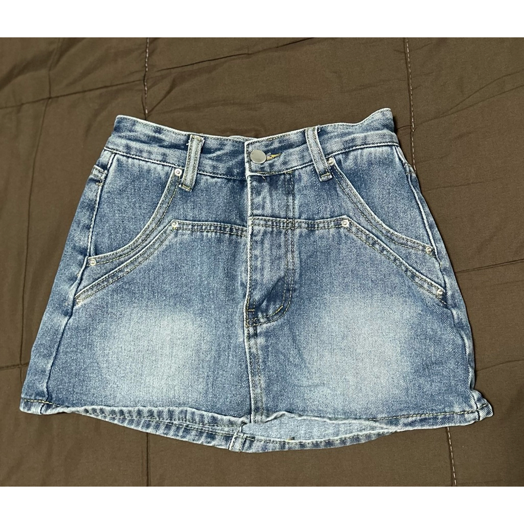(มือสอง)กระโปรงกางเกงยีนส์สั้น ป้าย Liza studio