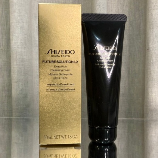Shiseido FUTURE SOLUTION LX Extra Rich Cleansing Foam  50ml