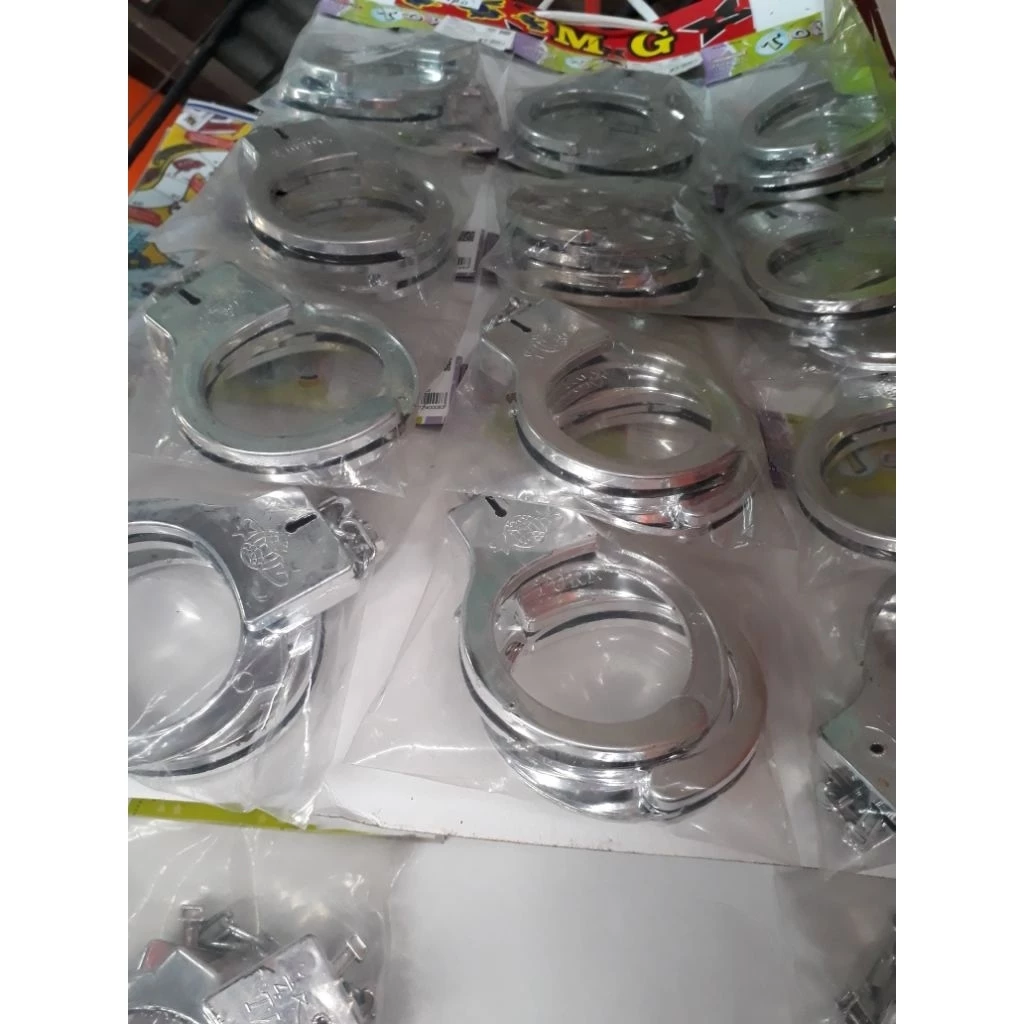 กุญแจมือ.กุญแจมือจับขโมยของเล่น.กุญแจมือพลาสติก.1ห่อ.23บ.2ห่อ.45บ.3ห่อ.69บ.