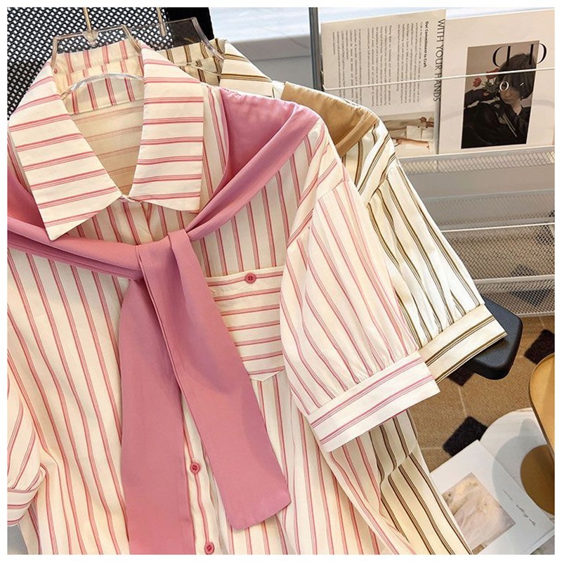 เสื้อเชิ้ตแขนสั้นลายทางปลอมสองชิ้นดีไซน์เก๋ไก๋ช่วงฤดูร้อน 2025 แฟชั่นใหม่ทั้งตัวเสื้อและเสื้อเชิ้ต - รูปที่ 4