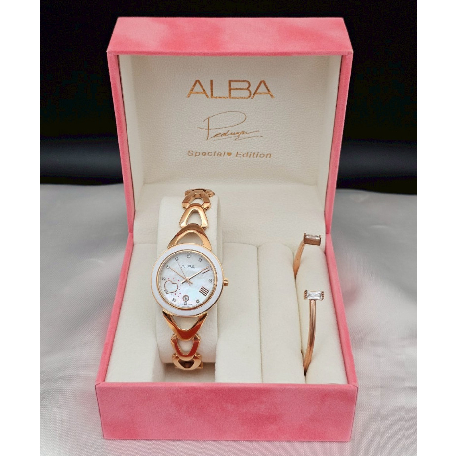 นาฬิกาผู้หญิง​ ALBA​  รุุ่น AH7l38X1 ( Box set)  ลวดลายหัวใจ ​ เทศกาลวาเลนไทน์ ร