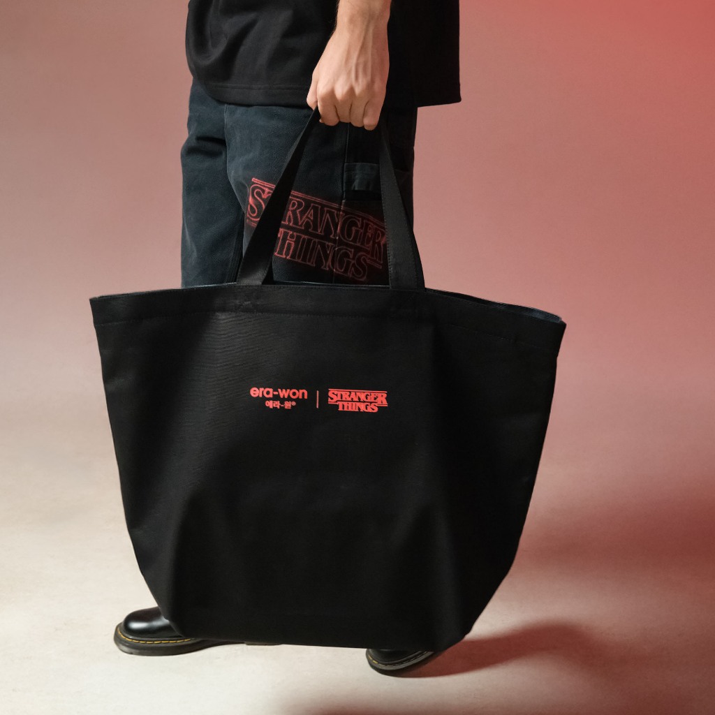 era-won กระเป๋าผ้าแคนวาส มีซิปกลาง  JUMBO TOTE BAG  สกรีน stranger things สี Friends don’t lie ราคา ถูกที่สุด ดีลบีเคเค แกลเลอรีภาพที่ 4