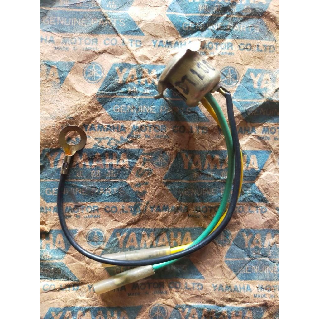 ขั้วไฟหน้า Yamaha DT100 YG1 YF1 YL2 YG5 U5 U7 งานญี่ปุ่น อย่างดี ของใหม่