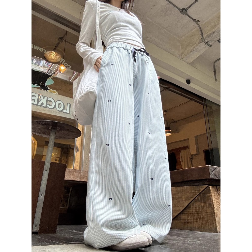 Blossom Closet🌊กางเกงลำลองผู้หญิง เอวสูง สีฟ้า พิมพ์ลายโบว์ ผูกเชือก ทรงหลวม - รูปที่ 4