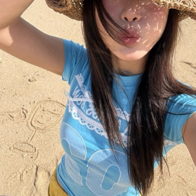 Preorder เสื้อยืดคอกลมลูกไม้ผูกโบว์ Cgga LAOSHU