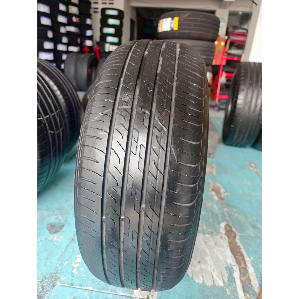 ยางเปอร์เซ็นต์ Giti Comfort 225 V1 215 50 R18 ปี22 มีปะ 480 บาท