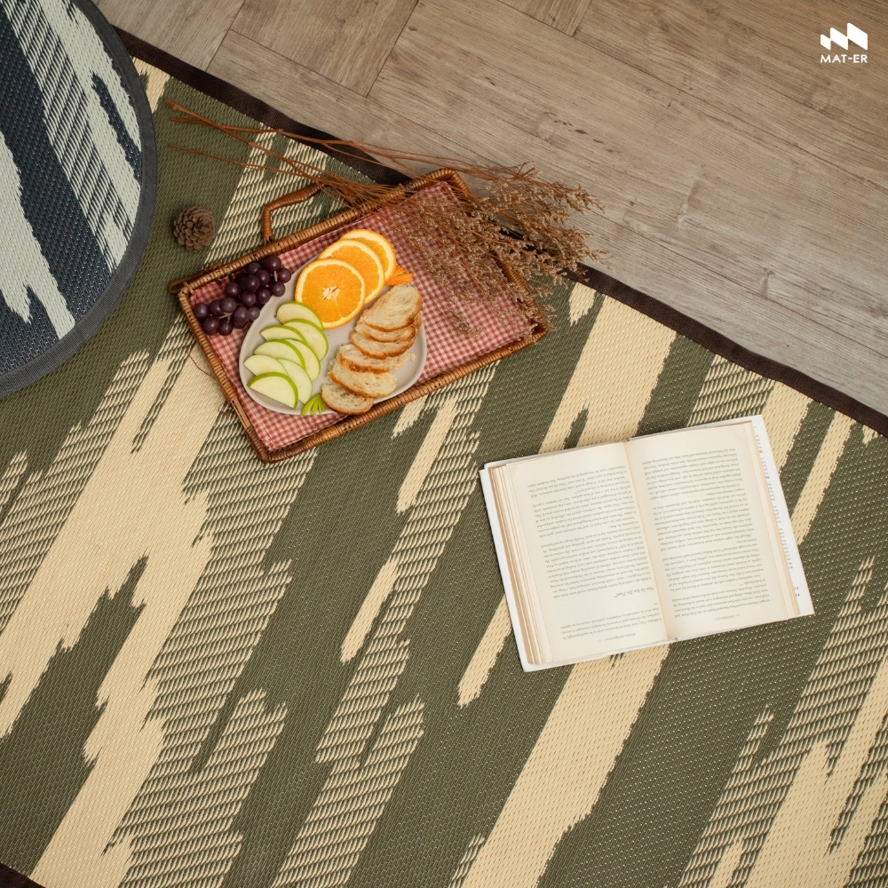 Mat-er เสื่อแทนพรม Tha-ra สี Olive Green – โทนเขียวมะกอก บ้านสวยปลอดภัย ใช้งานทนทาน ไม่เก็บฝุ่น
