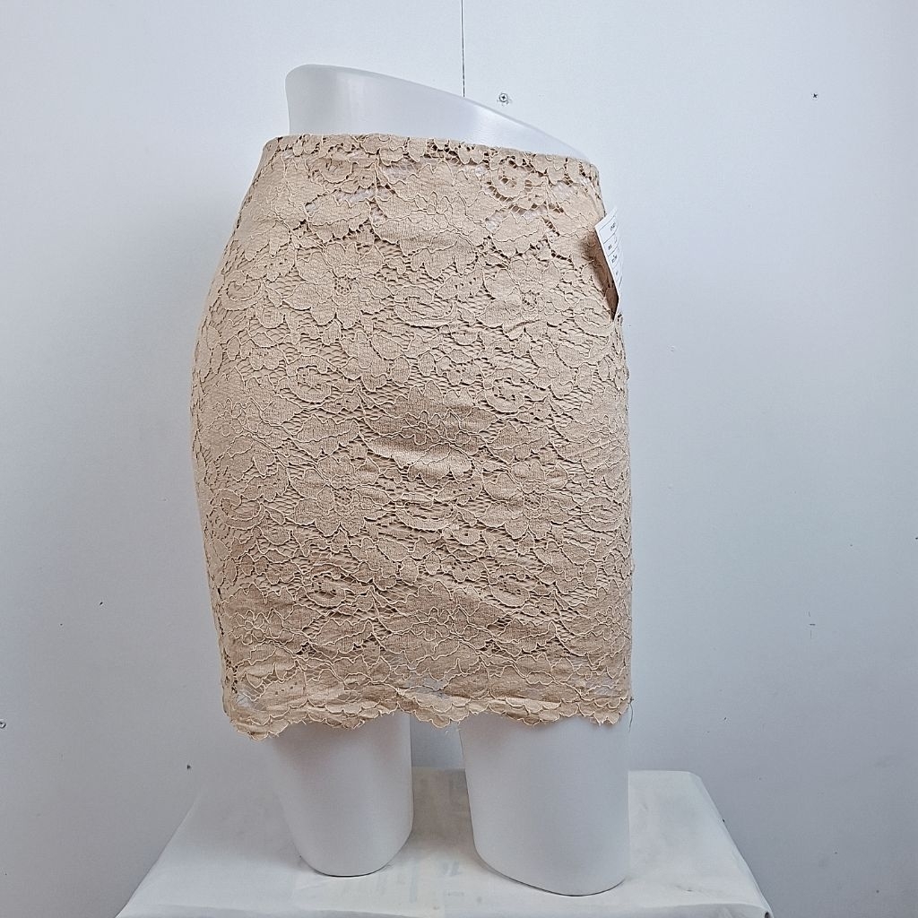 1N821 กระโปรงแฟชั่น กระโปรงสั้น [มือสอง] รายละเอียดตามรูปนะคะ