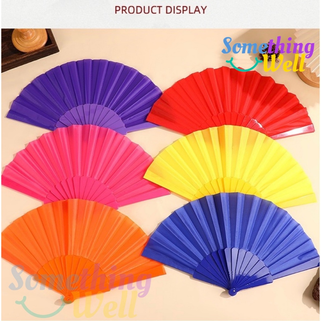 พัดจีน พัดพลาสติกสีสด สำหรับเต้นรำ โชว์ แสดงศิลปะ ใช้เป็นพร็อพประกอบการแสดง สไตล์จีน