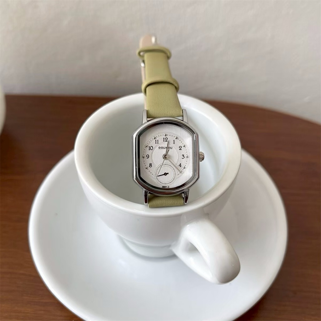 นาฬิกาข้อมือสตรีสไตล์เกาหลีแบบลำลอง สายโซ่บาง สีเขียวมัลเบอร์รี่ แฟชั่น  นาฬิกาข้อมือผู้หญิงที่สวมใส่ได้หลากหลาย