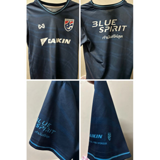 เสื้อเชียร์ฟุตบอลทีมชาติไทยรุ่นคิงส์คัพ 2024 ของแท้ ! หายากม…