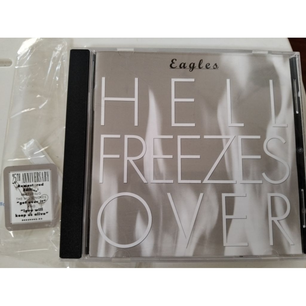 ซีดีเพลง cd music Eagles hell freezes over 25 anniversary remaster สภาพ แกะมาลองฟัง