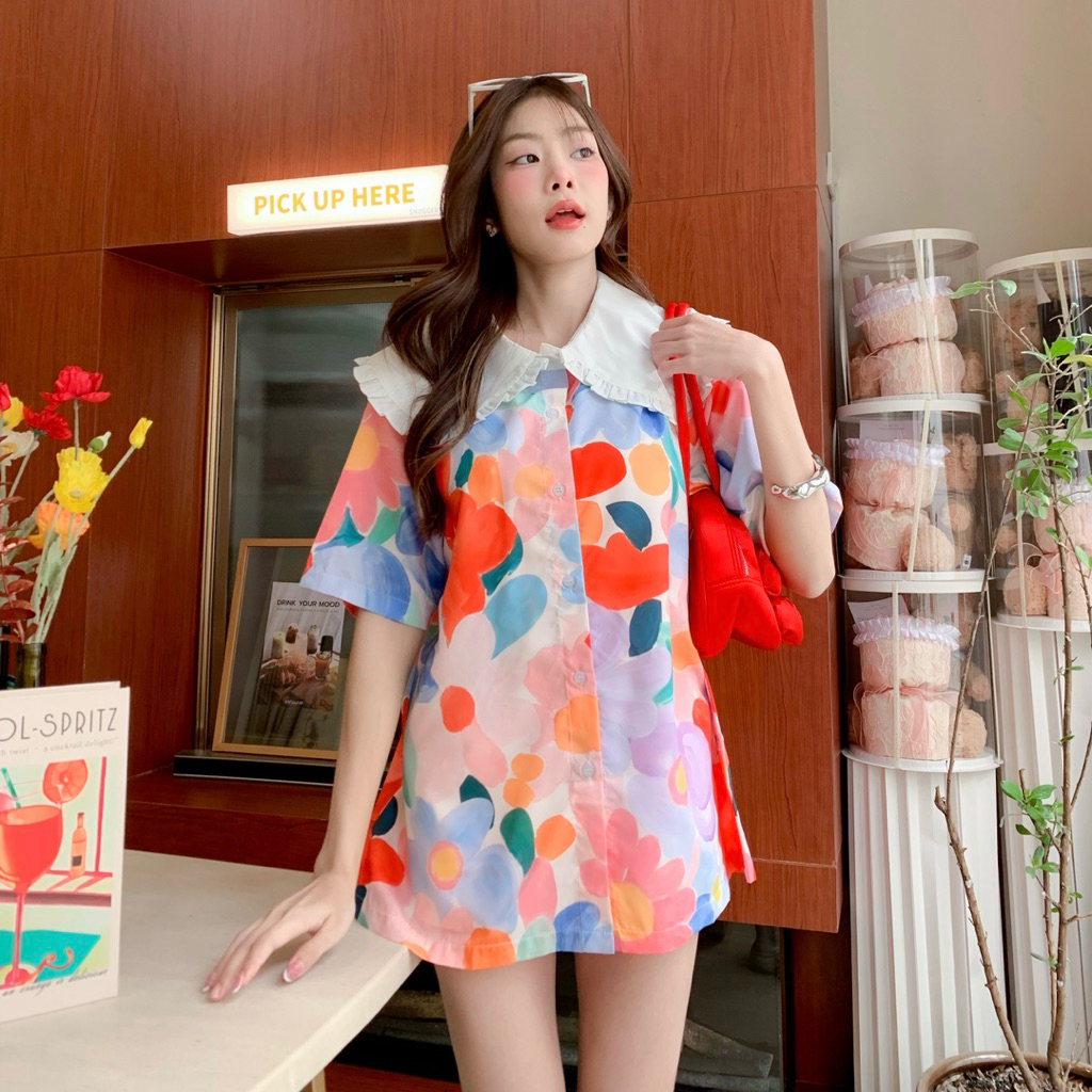 S15 เสื้อคอบัวปกขาว ลายน่ารักคูลๆ สายคาเฟ่ Free size หน้าผ้า46“