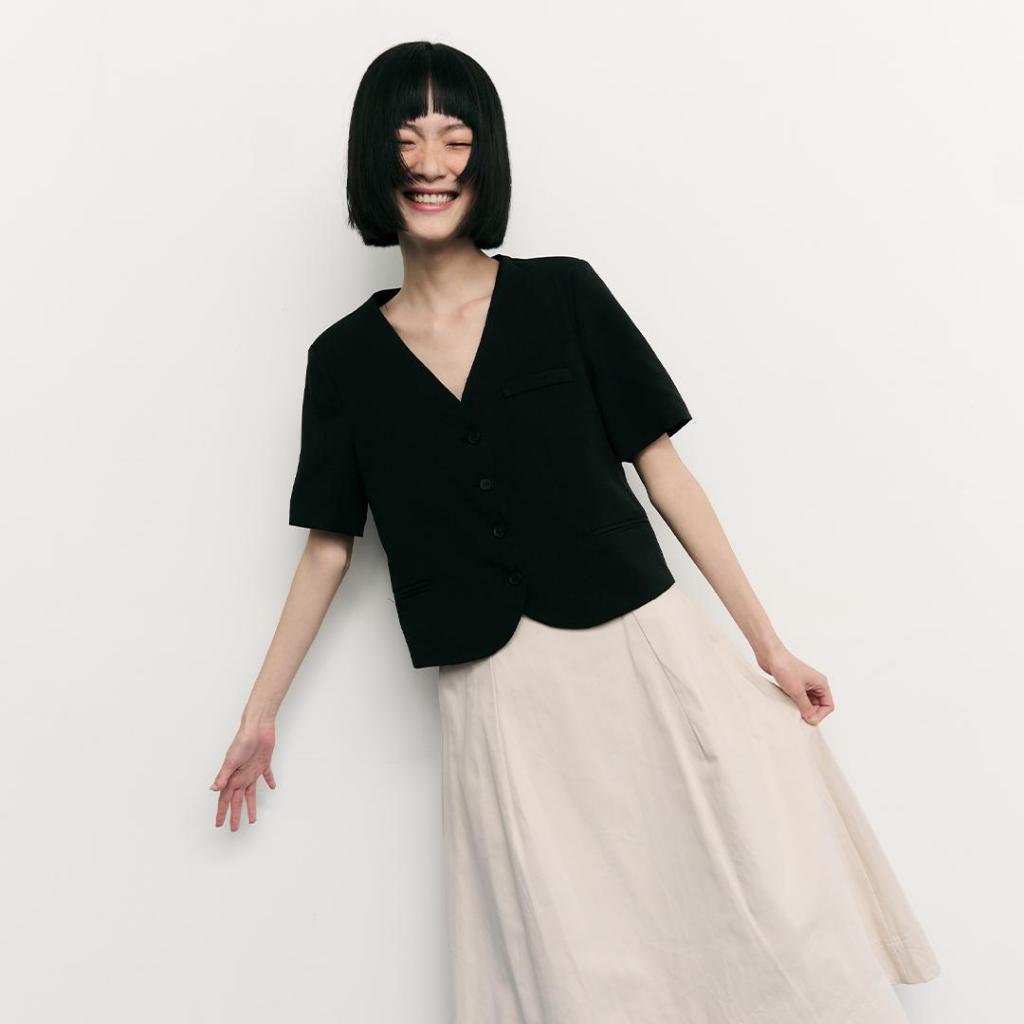 Lawyer Closet | [73012] ชุดสูทกระดุมแฟชั่นสำหรับผู้หญิง คอวีแขนสั้น เสื้อแจ็คเก็ตคอวี เนื้อผ้าใส่สบาย แมทช์ได้ หลายลุค ต - รูปที่ 3