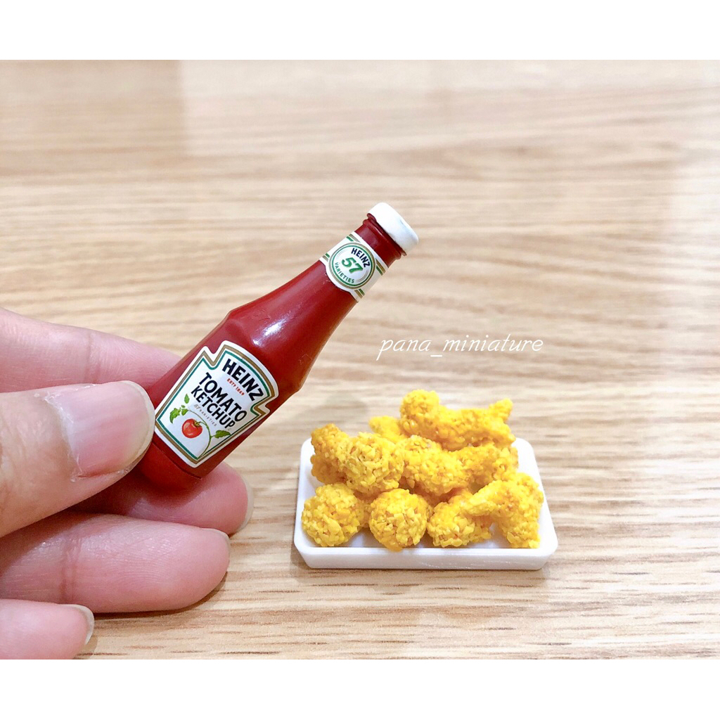 โมเดลขวดซอสมะเขือเทศ🍅 งานละเอียดเหมือนจริง ขนาดสูง 5 cm. ราคา/ชิ้น