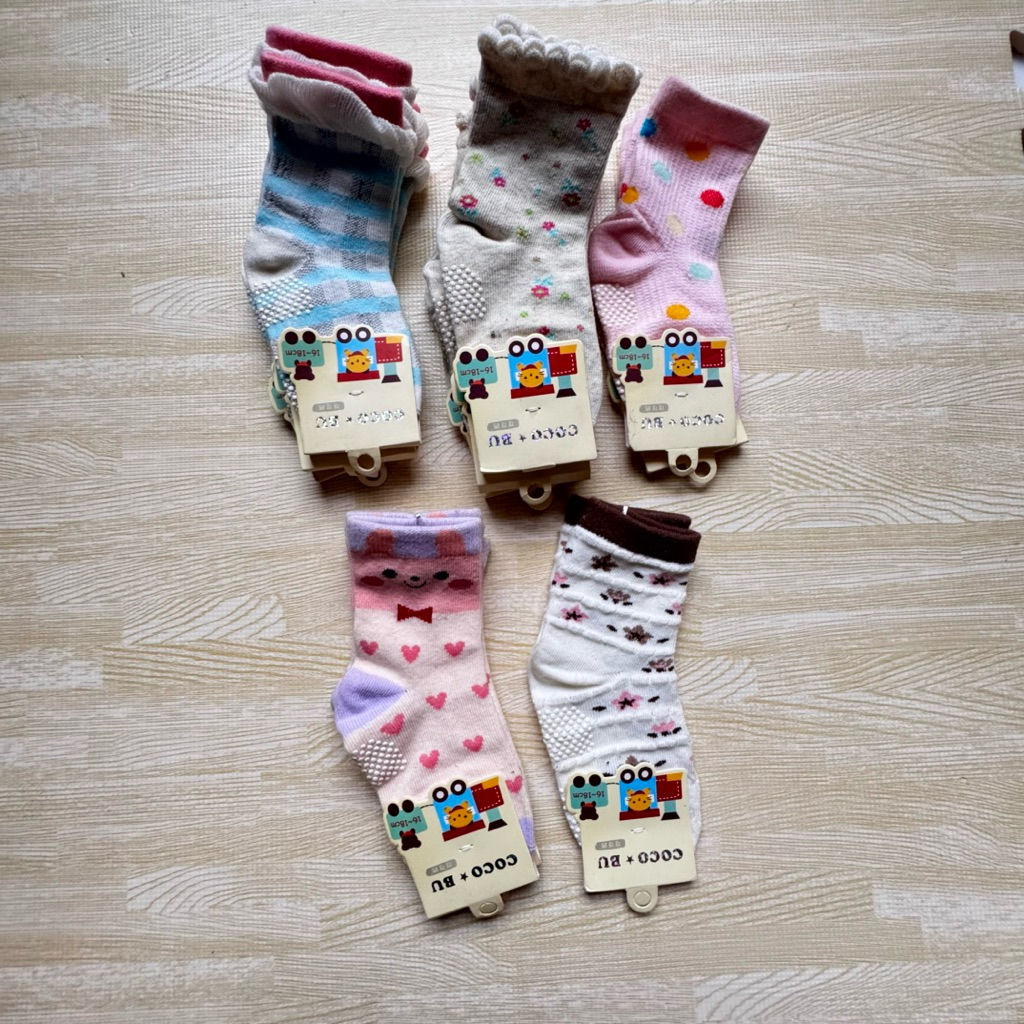 🐶 ถุงเท้าเด็กหญิงเกรดขึ้นห้าง