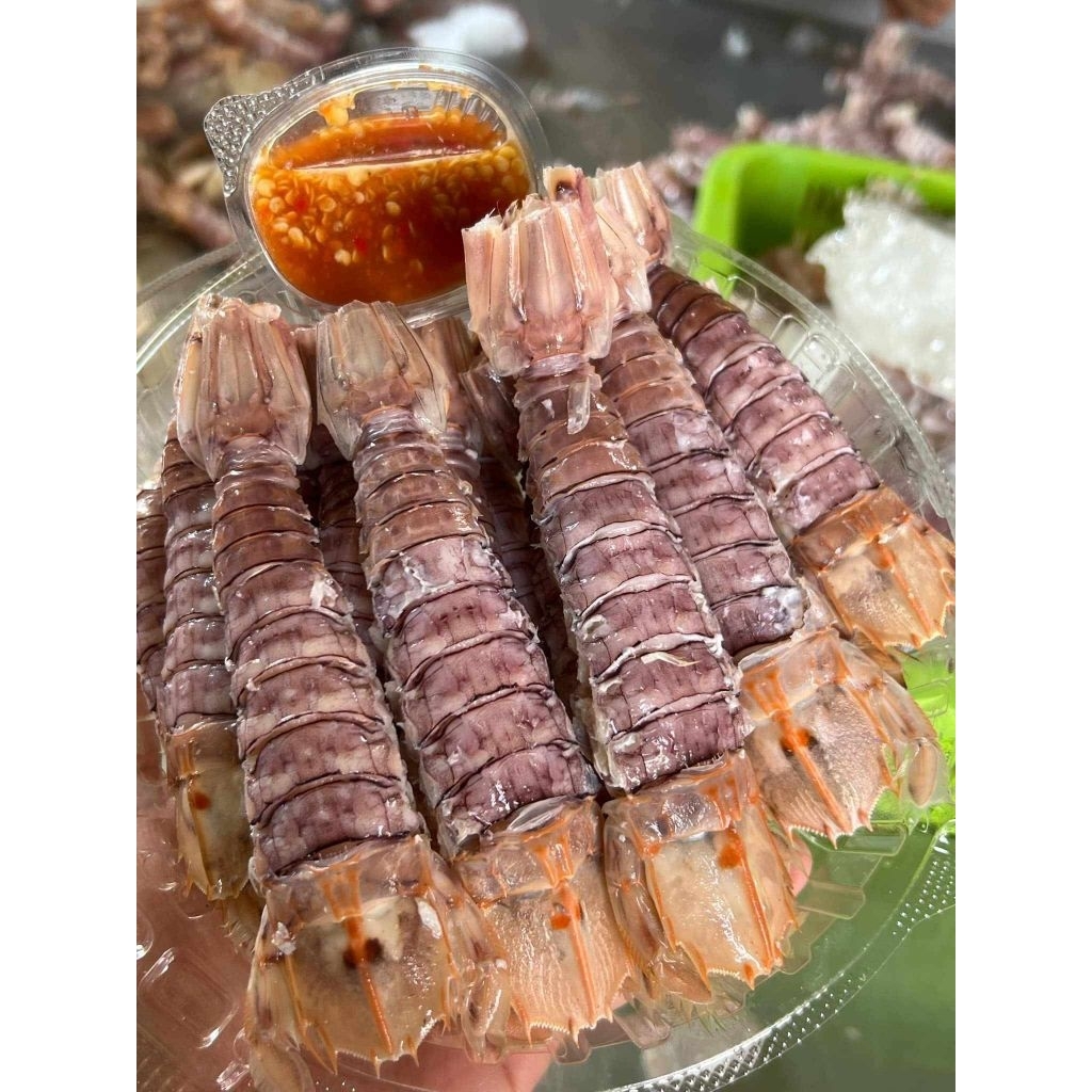 กั้งแก้วแกะ และกั้งไข่แกะ นึ่งสุกแล้ว พร้อมทาน กล่องละ250กรัม 1กล่อง มี7-8ตัว ต่อกล่อง